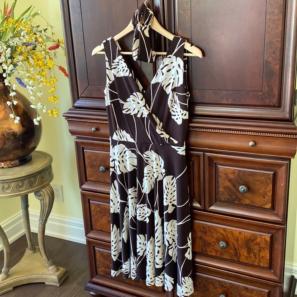 Laura Petites - Beautiful Summer Dress with Belt. Like NEW!​​